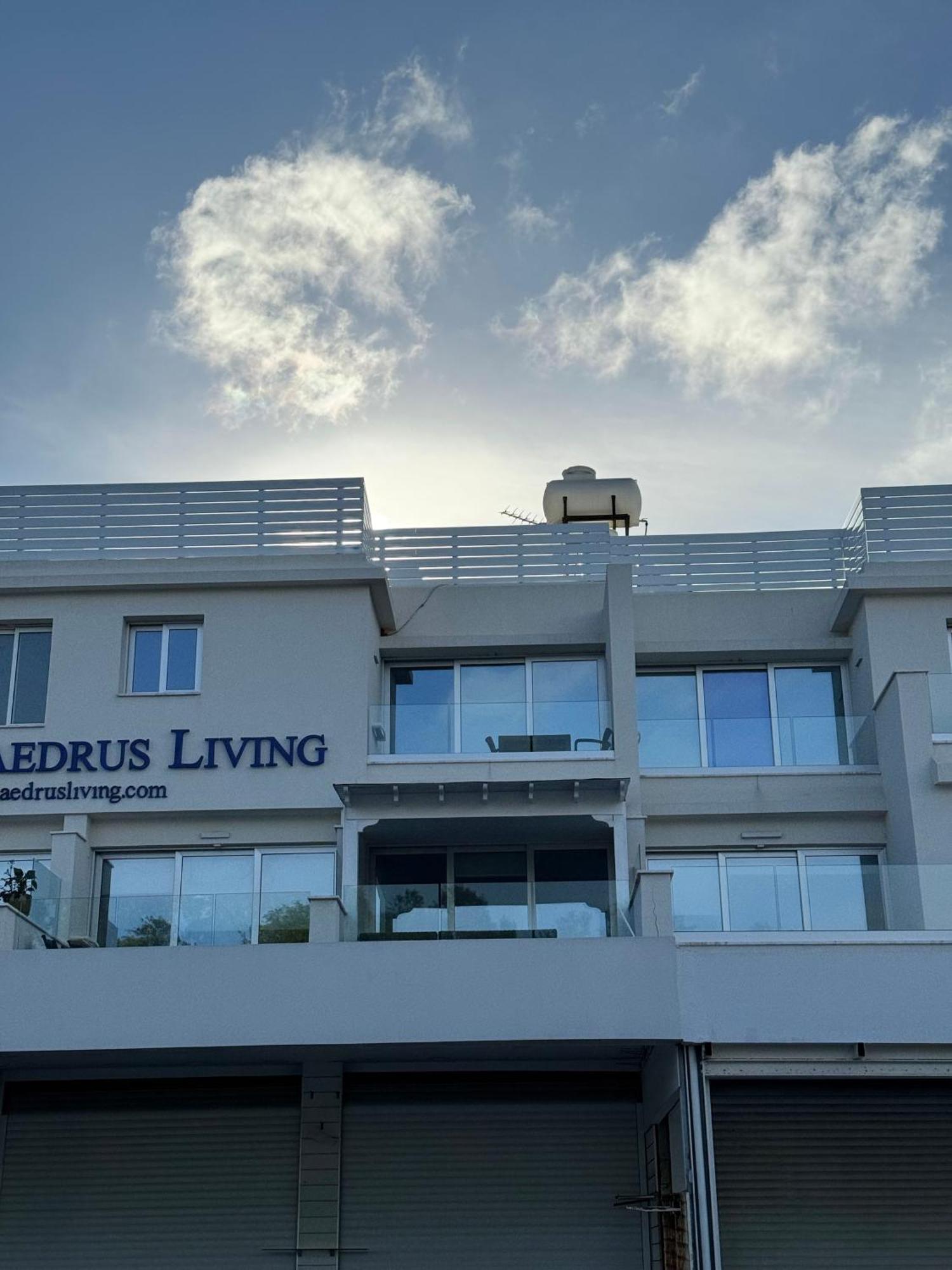 Bohemian Rhapsody Apartment Paphos Exterior photo