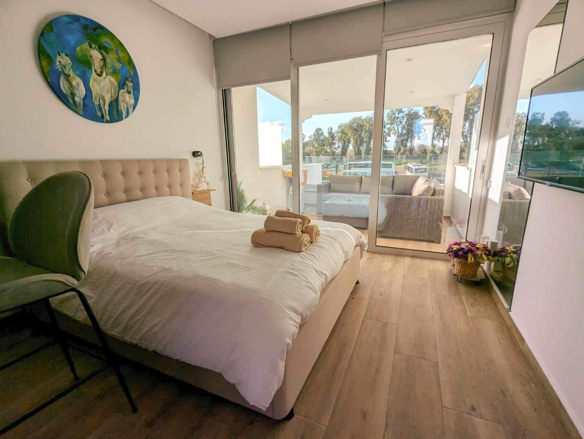 Bohemian Rhapsody Apartment Paphos Exterior photo