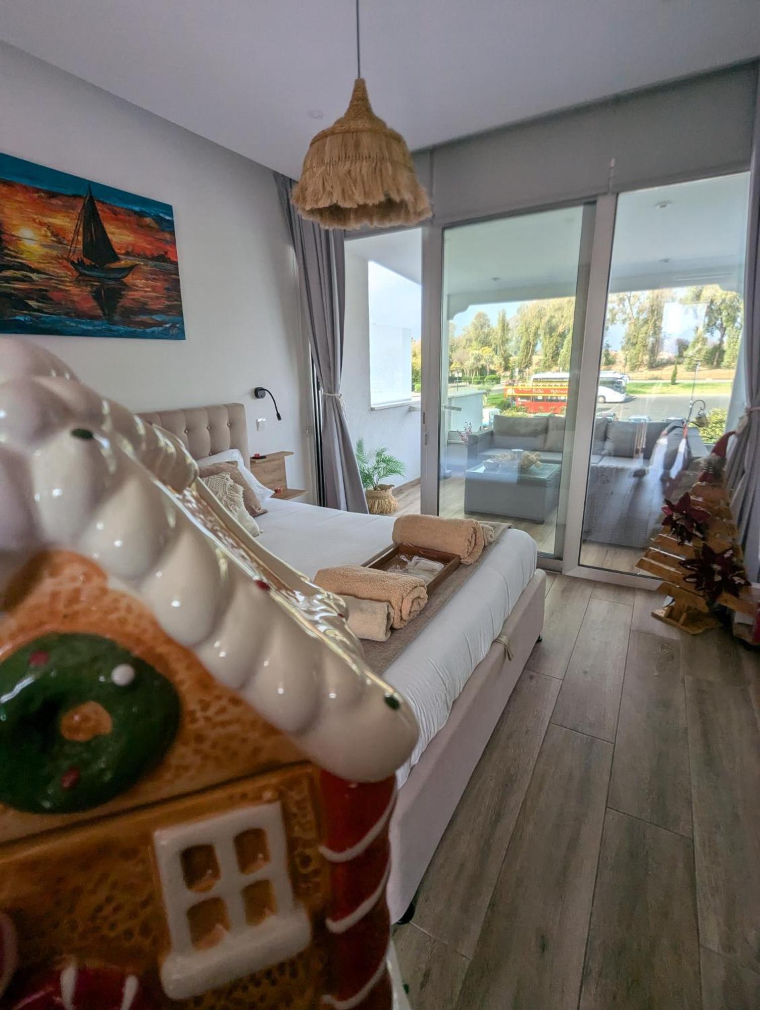 Bohemian Rhapsody Apartment Paphos Exterior photo